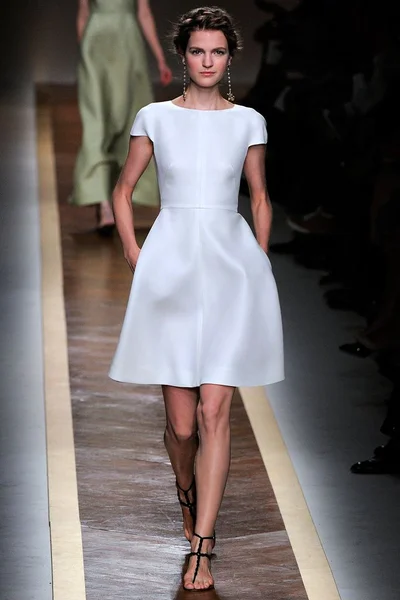 Look 14